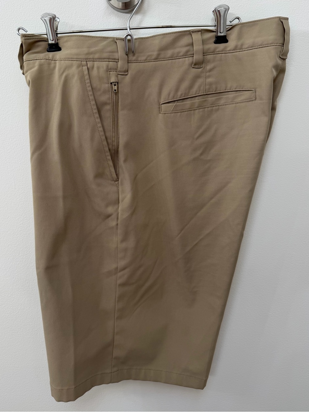 Men's Classic Chino Shorts in Khaki